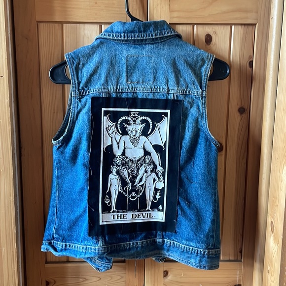 Small “DIY” Devil Tarot Card Patch Vest - Picture 4 of 4